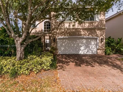 1590 Seagrape Way Hollywood FL 33019
