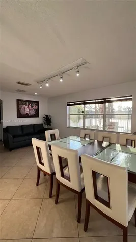 1590 Seagrape Way Hollywood FL 33019