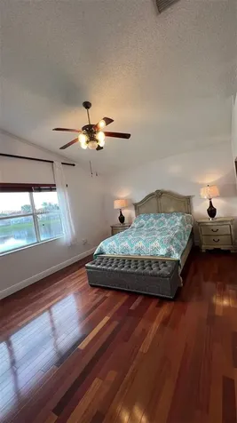 1590 Seagrape Way Hollywood FL 33019