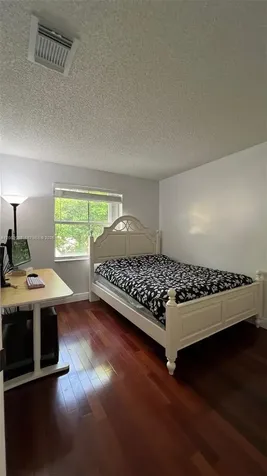 1590 Seagrape Way Hollywood FL 33019