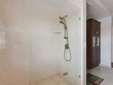 1590 Seagrape Way Hollywood FL 33019