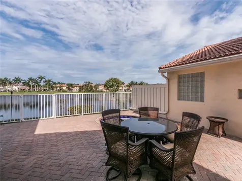 1590 Seagrape Way Hollywood FL 33019