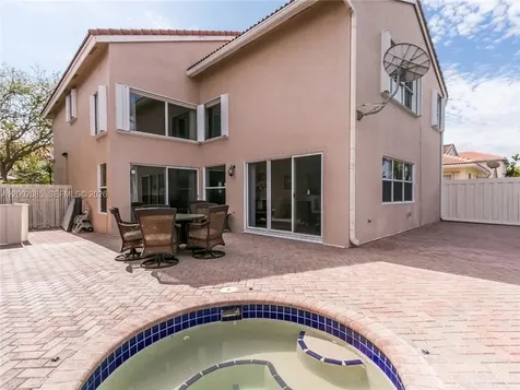 1590 Seagrape Way Hollywood FL 33019