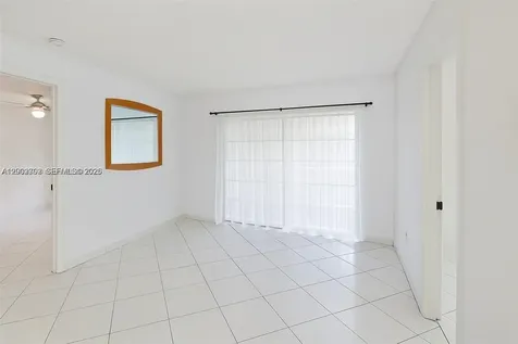 2600 Collins Avenue Miami Beach FL 33140