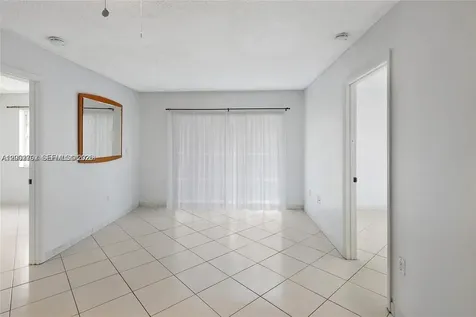 2600 Collins Avenue Miami Beach FL 33140