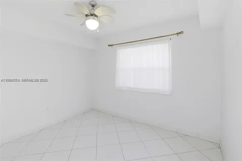 2600 Collins Avenue Miami Beach FL 33140