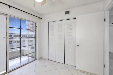 2600 Collins Avenue Miami Beach FL 33140