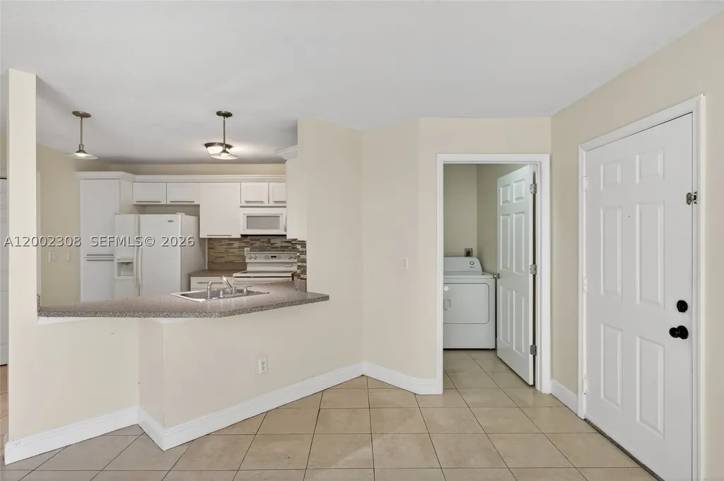 4025 W Mcnab Road Pompano Beach FL 33069