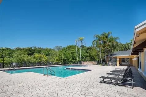4025 W Mcnab Road Pompano Beach FL 33069