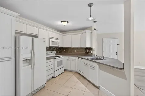 4025 W Mcnab Road Pompano Beach FL 33069