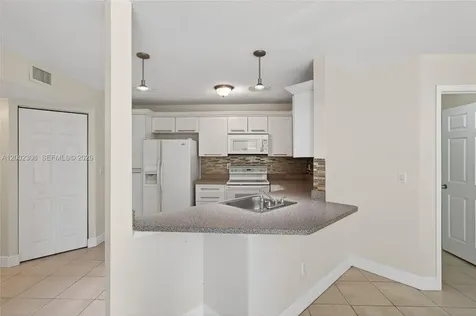 4025 W Mcnab Road Pompano Beach FL 33069
