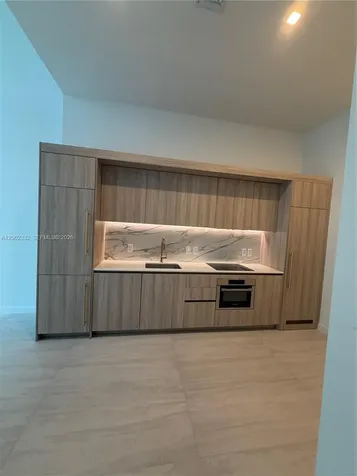 77 SE 5th Street Miami FL 33131