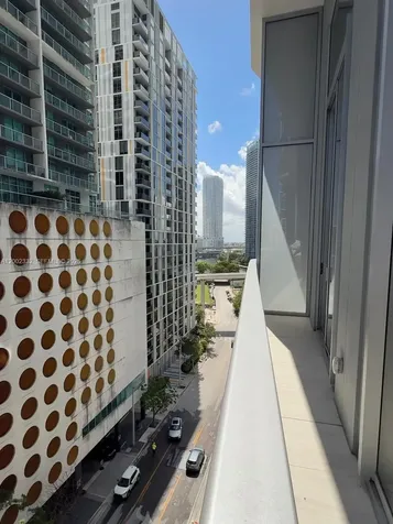 77 SE 5th Street Miami FL 33131