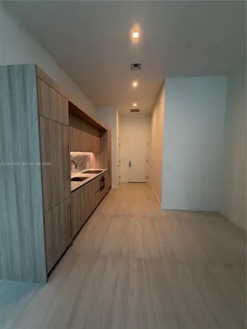 77 SE 5th Street Miami FL 33131