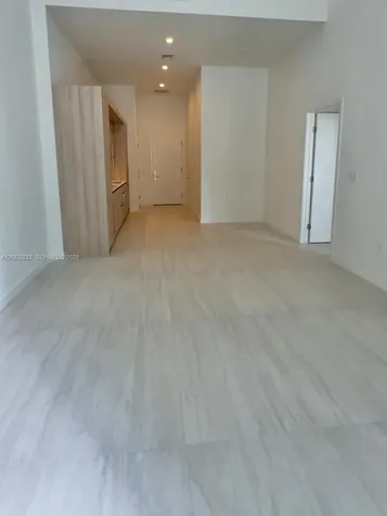 77 SE 5th Street Miami FL 33131