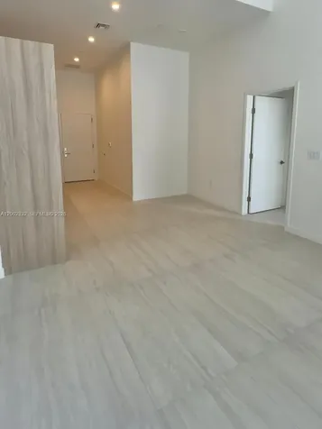 77 SE 5th Street Miami FL 33131