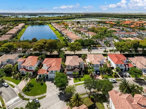 6914 NW 113th Place Doral FL 33178