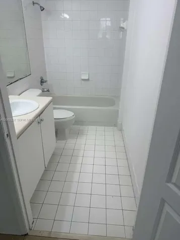5099 NW 7th Street Miami FL 33126