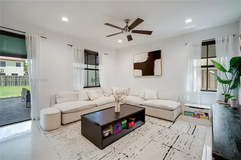 10045 NW 86th Terrace Doral FL 33178