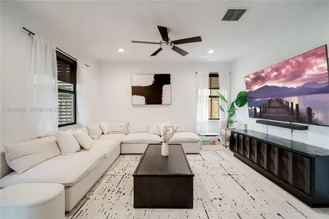 10045 NW 86th Terrace Doral FL 33178