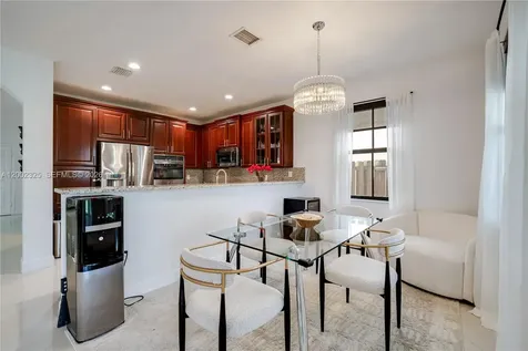 10045 NW 86th Terrace Doral FL 33178