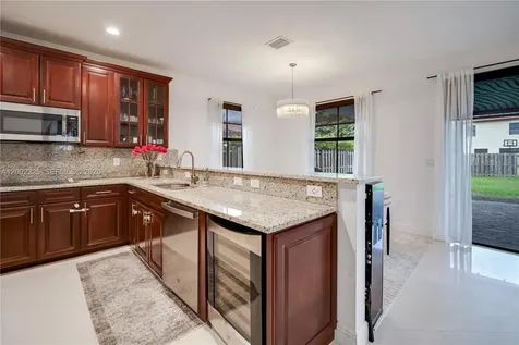 10045 NW 86th Terrace Doral FL 33178