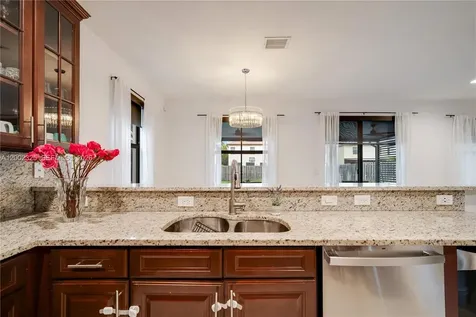 10045 NW 86th Terrace Doral FL 33178