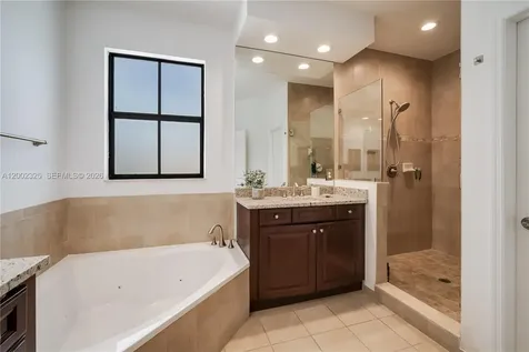 10045 NW 86th Terrace Doral FL 33178