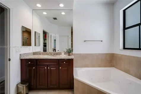 10045 NW 86th Terrace Doral FL 33178