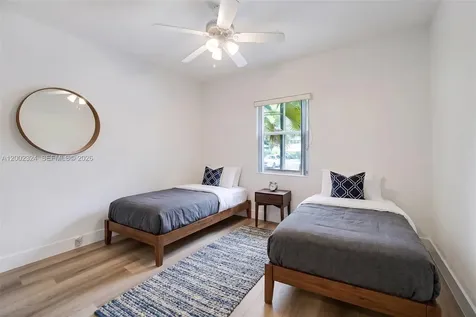 3605 SW 37 Avenue Coconut Grove FL 33133