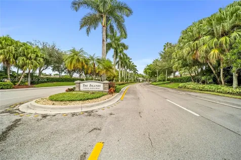 1115 Camellia Circle Weston FL 33326