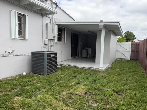 251 SW 69th Avenue Miami FL 33144
