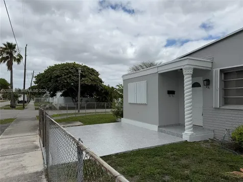 251 SW 69th Avenue Miami FL 33144