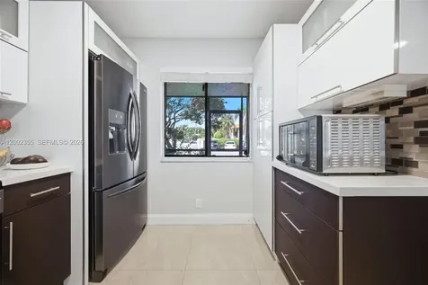390 Lakeview Drive Weston FL 33326