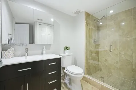 390 Lakeview Drive Weston FL 33326