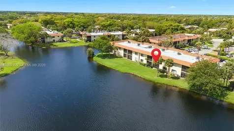 390 Lakeview Drive Weston FL 33326