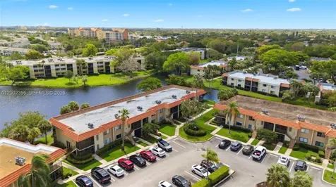 390 Lakeview Drive Weston FL 33326