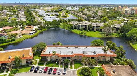 390 Lakeview Drive Weston FL 33326