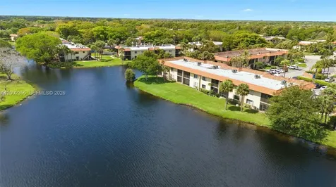 390 Lakeview Drive Weston FL 33326