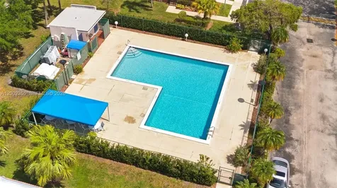390 Lakeview Drive Weston FL 33326