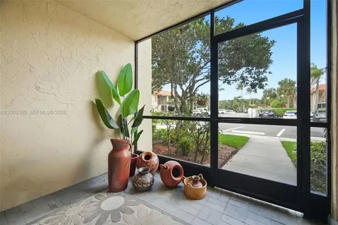 390 Lakeview Drive Weston FL 33326