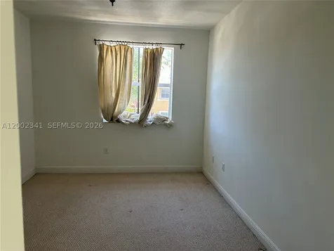 915 SW 143rd Terrace Pembroke Pines FL 33027