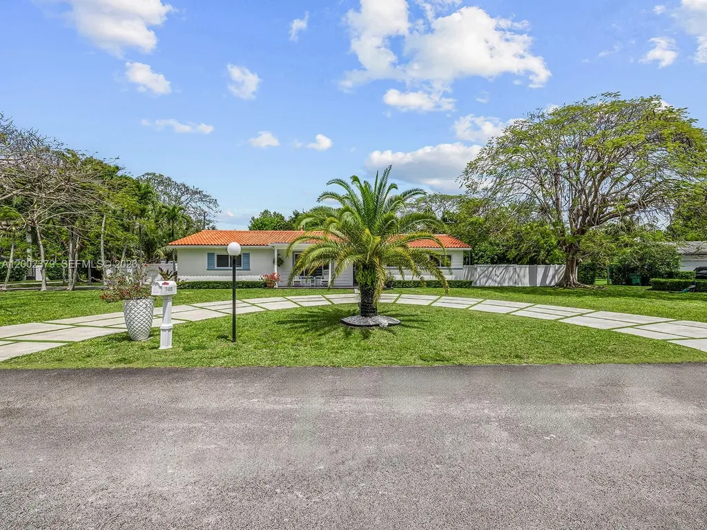 7495 SW 73rd Terrace Miami FL 33143