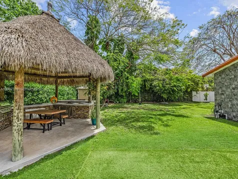 7495 SW 73rd Terrace Miami FL 33143