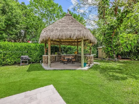 7495 SW 73rd Terrace Miami FL 33143