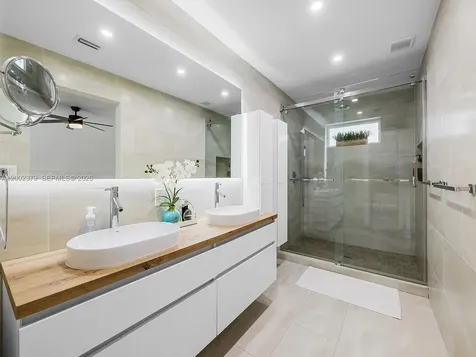 7495 SW 73rd Terrace Miami FL 33143