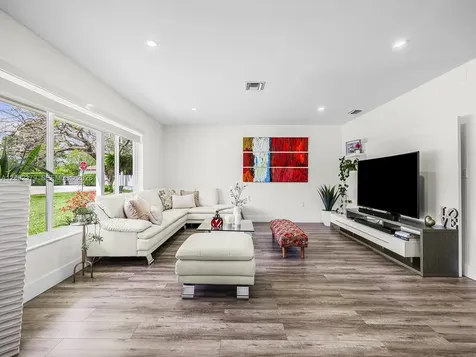 7495 SW 73rd Terrace Miami FL 33143
