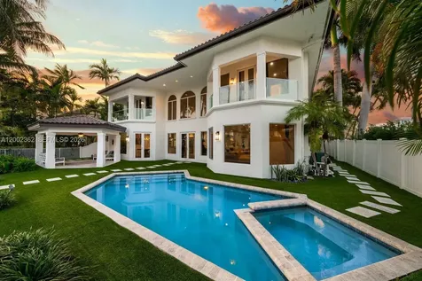 2614 Castilla Isle Fort Lauderdale FL 33301