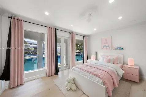2614 Castilla Isle Fort Lauderdale FL 33301