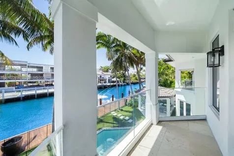 2614 Castilla Isle Fort Lauderdale FL 33301